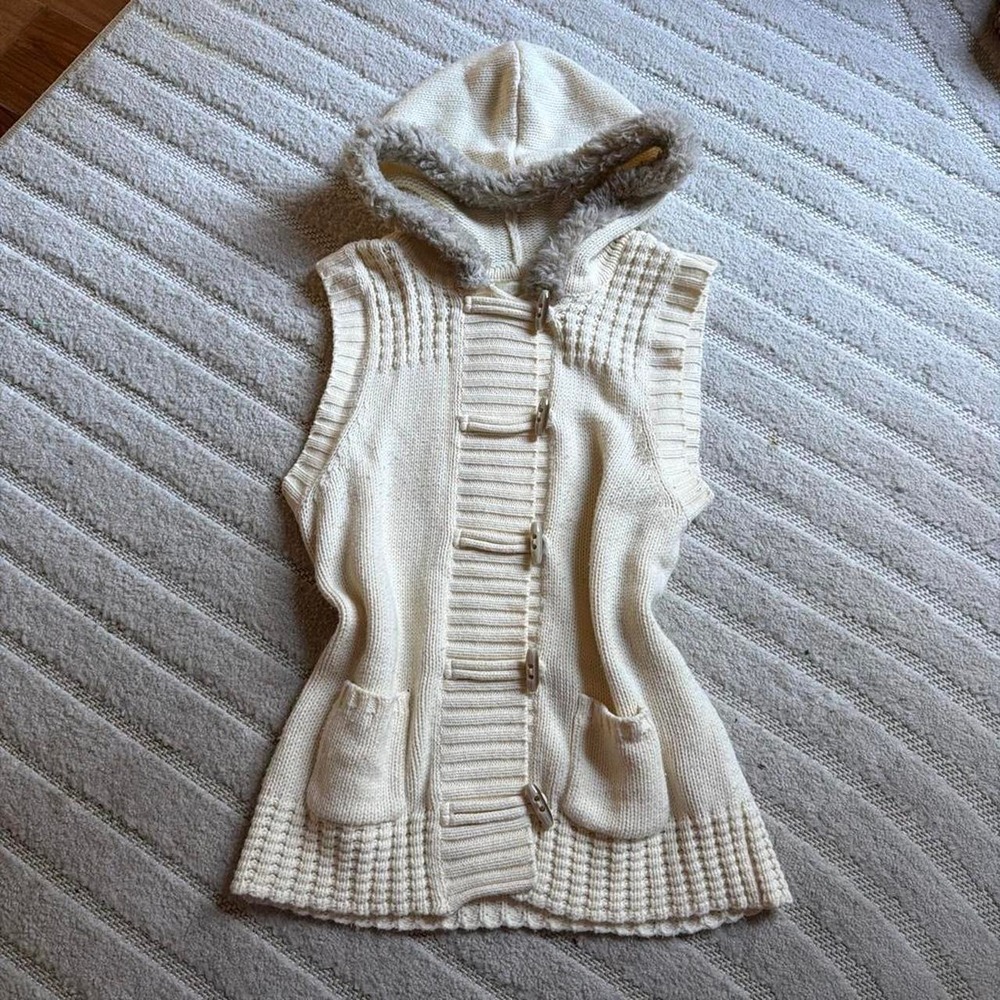 VTG Y2K Old Navy Cream knit vest size M Boho Punk Baddie Grunge Outerwear